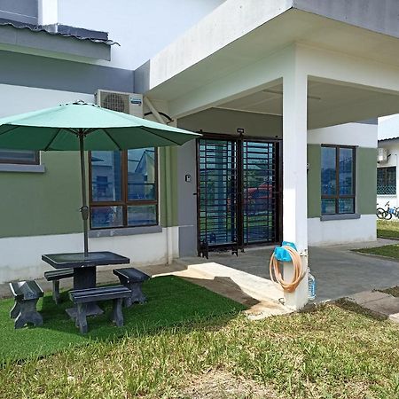 Aisya Homestay Bajet Karak Setia Zewnętrze zdjęcie