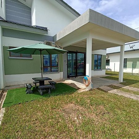 Aisya Homestay Bajet Karak Setia Zewnętrze zdjęcie