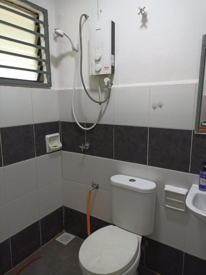 Aisya Homestay Bajet Karak Setia Zewnętrze zdjęcie